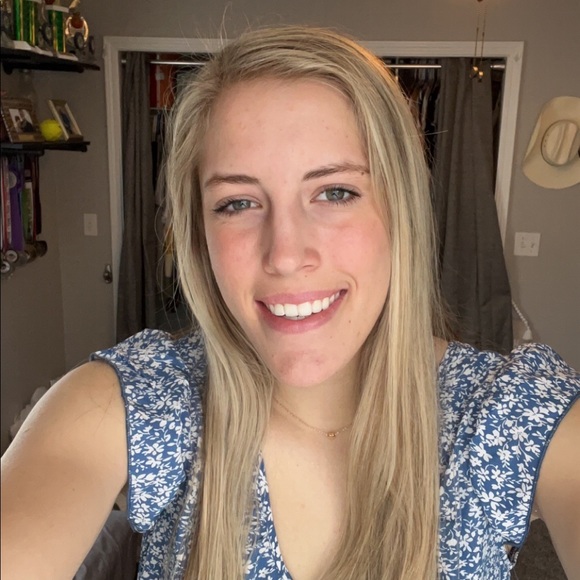 Meet your Posher, Lydia - Picture 1 of 1